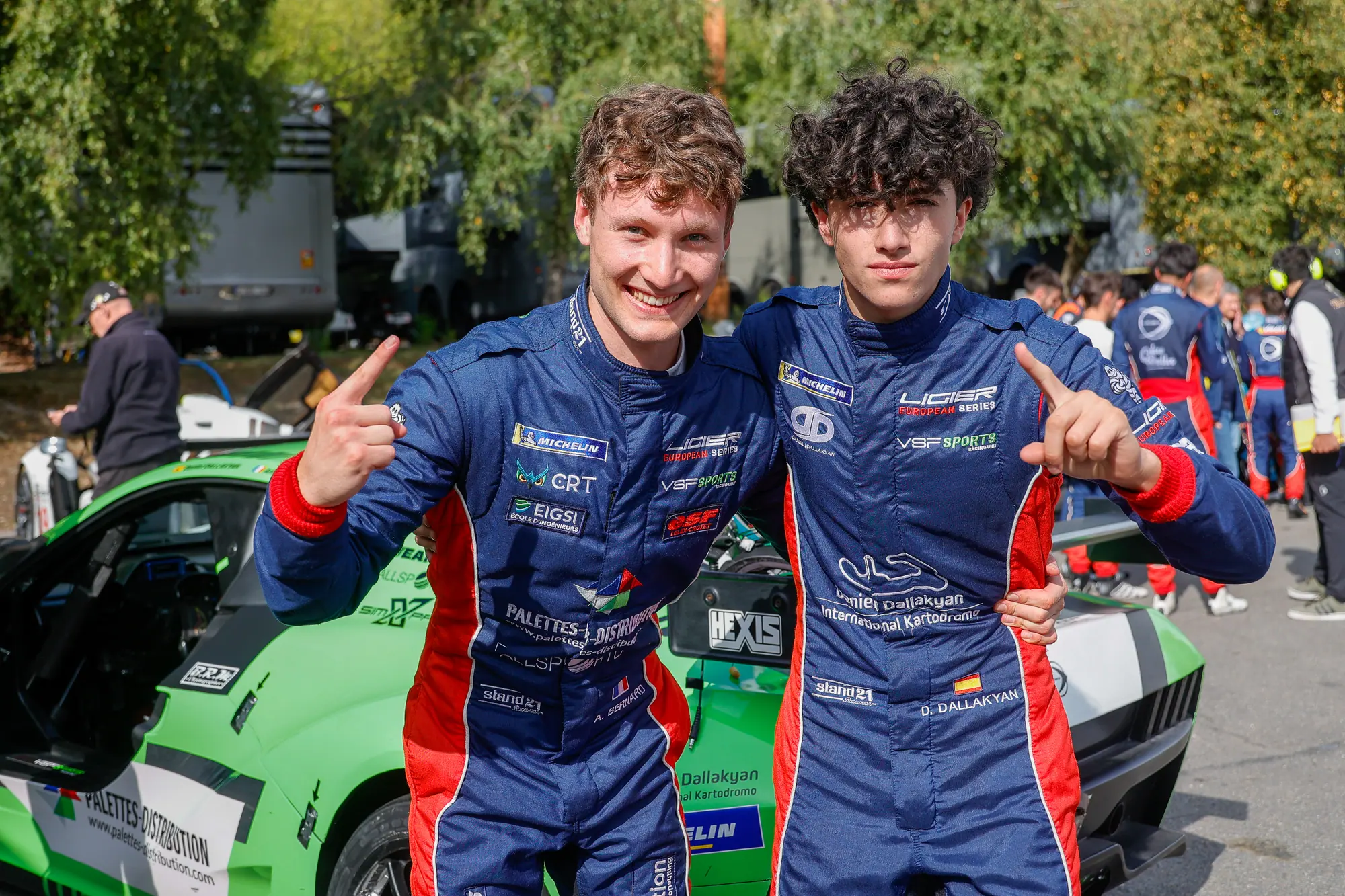 Daniel y su compañero celebran en Spa