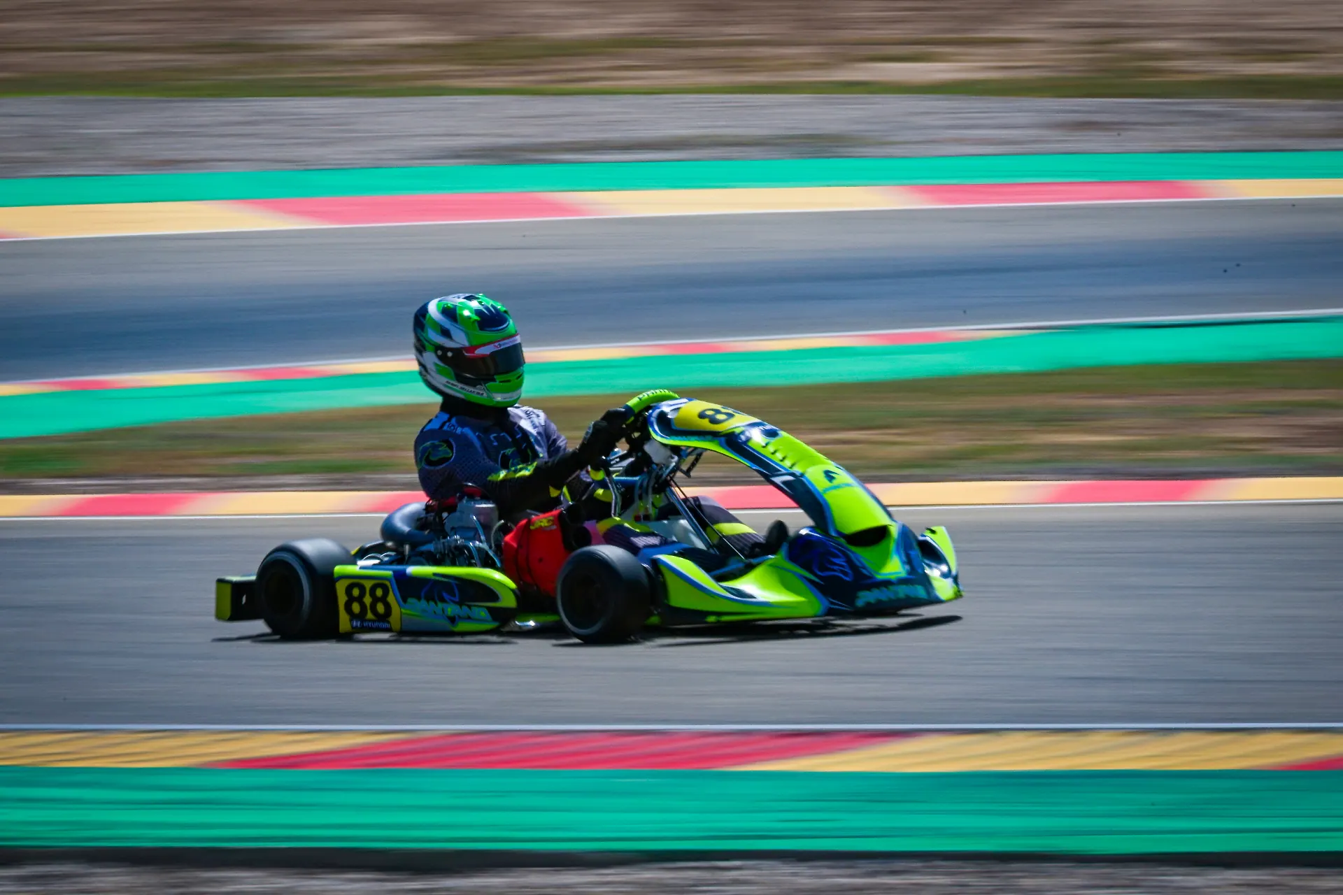 Daniel Dallakyan en pista en Motorland Aragón