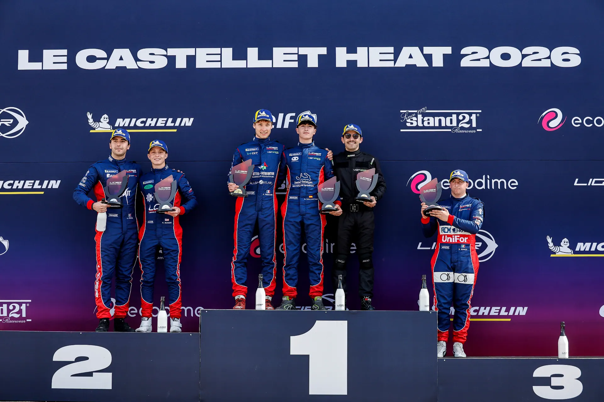 Podio de Le Castellet con los trofeos